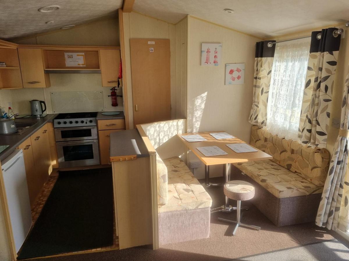 Palm Grove 48 Apartment แชเปิลเซนต์เลนเนิร์ดส์ ภายนอก รูปภาพ