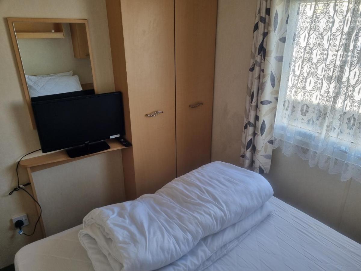 Palm Grove 48 Apartment แชเปิลเซนต์เลนเนิร์ดส์ ภายนอก รูปภาพ