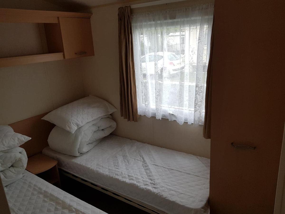 Palm Grove 48 Apartment แชเปิลเซนต์เลนเนิร์ดส์ ภายนอก รูปภาพ