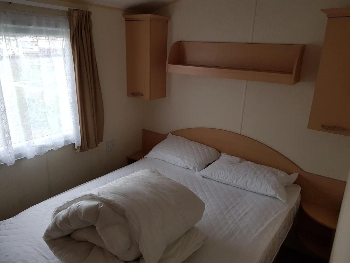 Palm Grove 48 Apartment แชเปิลเซนต์เลนเนิร์ดส์ ภายนอก รูปภาพ